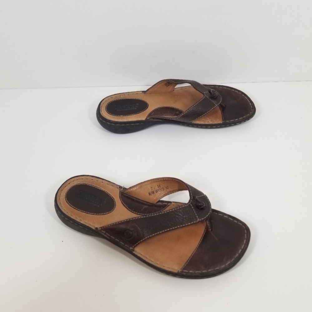 Born Brown Leather Slip On Flip Flop Thong Sandals Women's Size 7